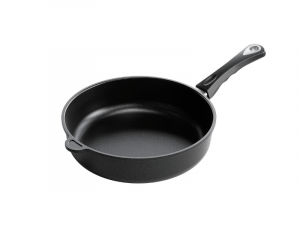AMT Braising Pan 28cm-7cm high 800 x 800px-3-min
