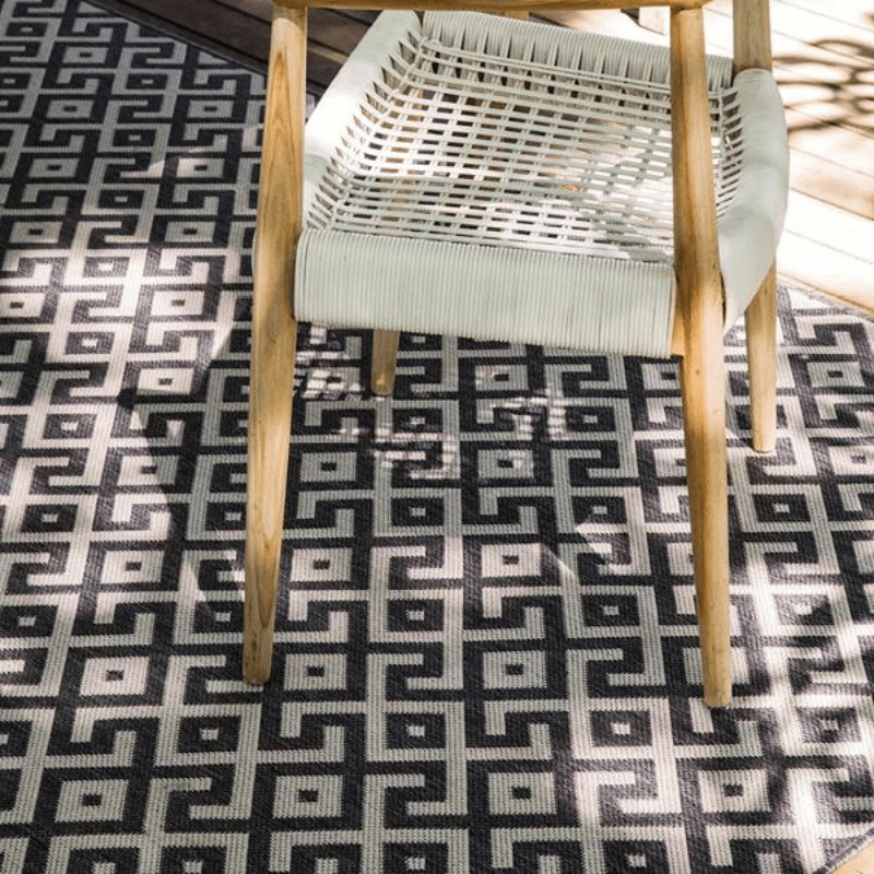 https://www.lcvdesignsndecor.co.za/shop/decor/rugs/rugs-indoor-and-outdoor-use/mbinga-grey-rug/ Mbinga Grey Rug