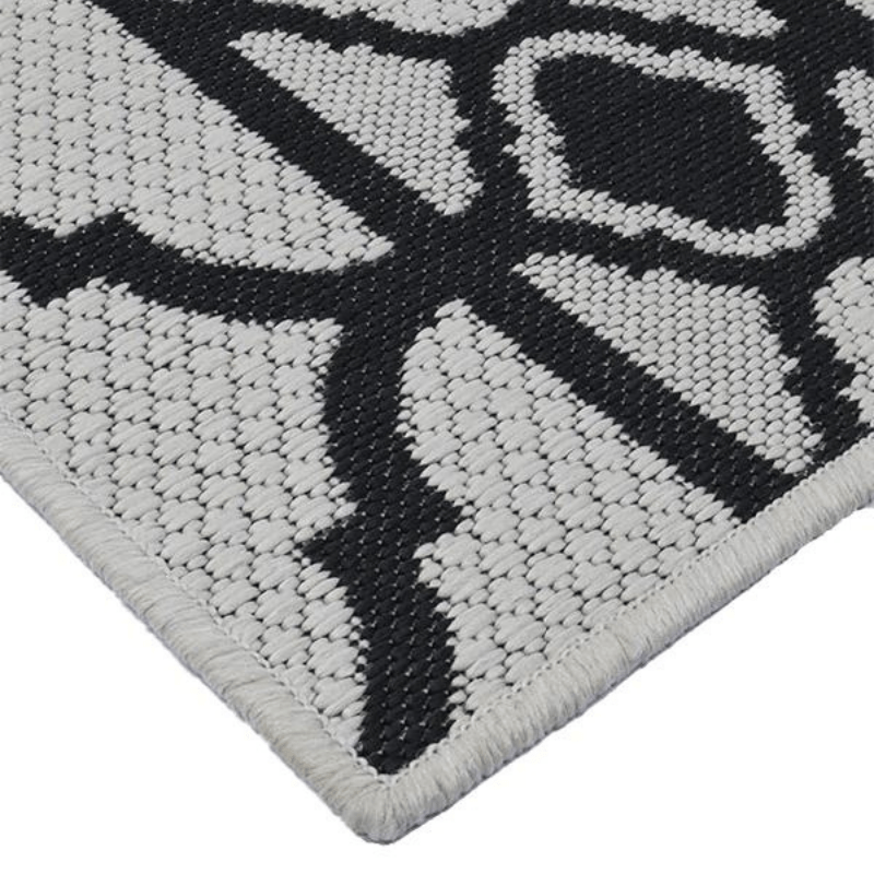 https://www.lcvdesignsndecor.co.za/shop/decor/rugs/rugs-indoor-and-outdoor-use/lattice-wb-rug/ Lattice WB Rug 800 x 800px-2-min