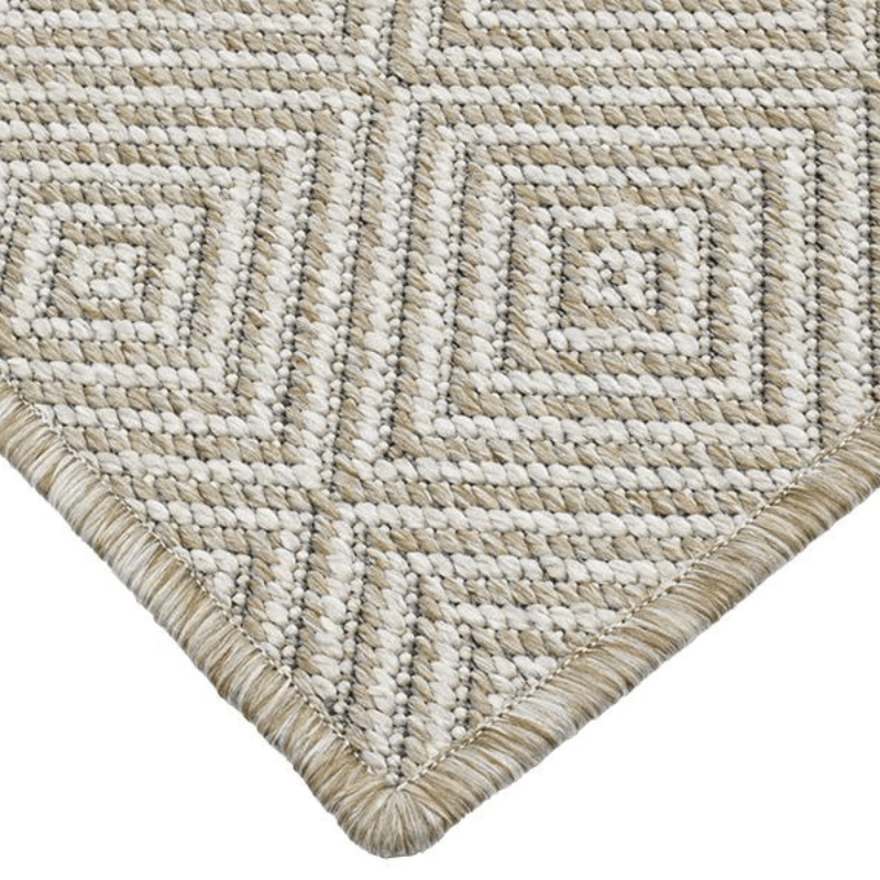 https://www.lcvdesignsndecor.co.za/shop/decor/rugs/rugs-indoor-and-outdoor-use/crystal-sand-rug/ Crystal Sand Rug Side View