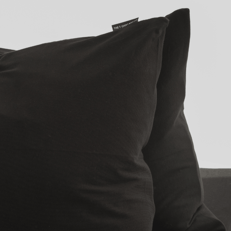 https://www.lcvdesignsndecor.co.za/shop/bedding/t-shirt-duvet-cover-set-deep-charcoal/ T-Shirt Duvet Cover Set Deep Charcoal Close-up Pillowcases