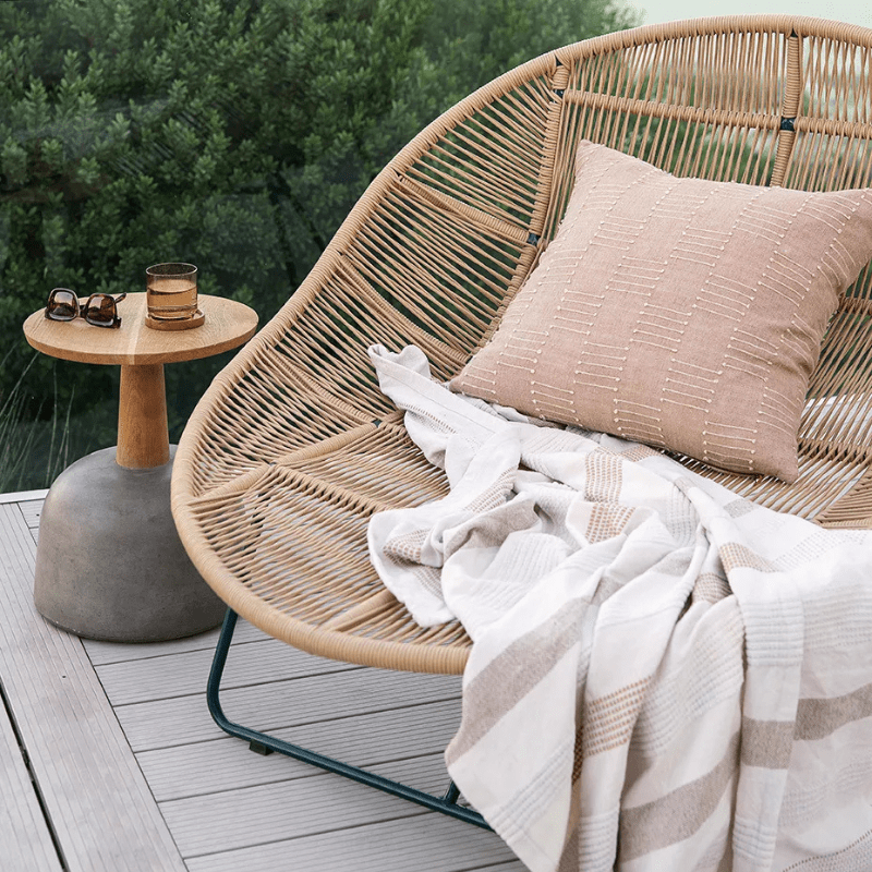 https://www.lcvdesignsndecor.co.za/shop/furniture/patio-furniture/loungers-daybeds/oasis-daybed/ Oasis Daybed Lifestyle Close-up